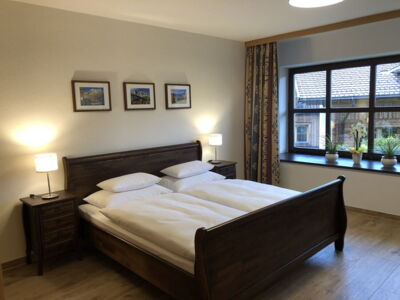 Schlafzimmer in der Ferienwohnung Top 2 im Appartement Schwab Ski-In & Ski-Out in Schladming Rohrmoos an der Piste der 4-Berge-Skischaukel